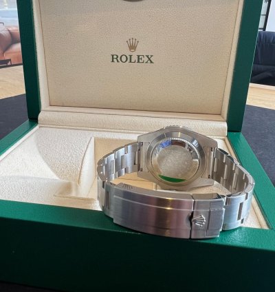Rolex Submariner Date Unworn 2019 perfect Condition And Sticker On The Back