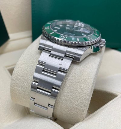 Rolex Submariner Date Unworn 2020 Submariner Date 40mm 116610lv Stainless Steel Hulk Green Dial Green Bezel