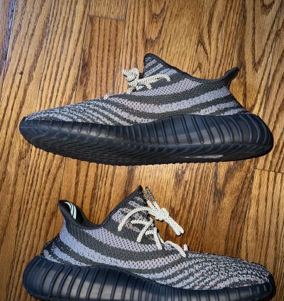 Adidas Men Syeezy Boost 350 V2 Carbon Beluga Size 12 Hq7045