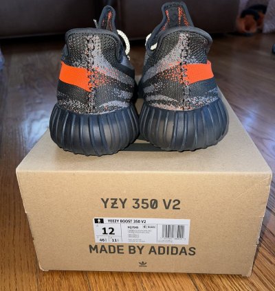 Adidas Men Syeezy Boost 350 V2 Carbon Beluga Size 12 Hq7045