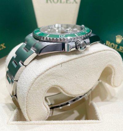 Rolex Submariner Date Unworn Submariner Date 40mm 116610lv Stainless Steel Hulk Green Dial Green Bezel