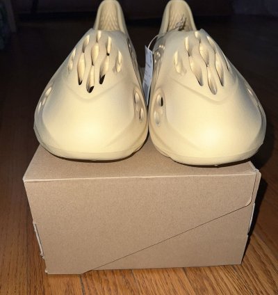 Adidas Men Yeezy Foam Rnr Desert Sand Size 12 Gv6843
