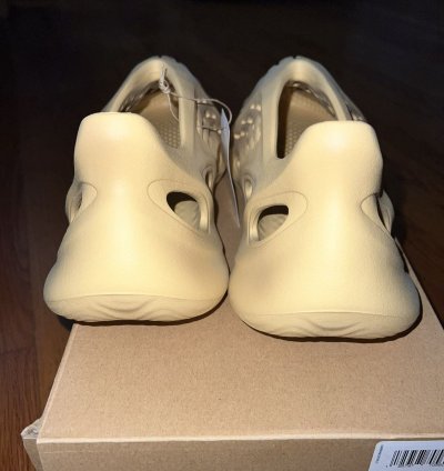 Adidas Men Yeezy Foam Rnr Desert Sand Size 12 Gv6843