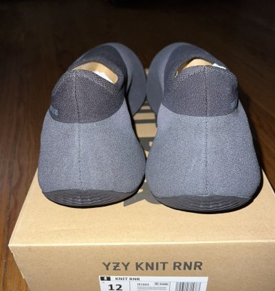 Adidas Men Yeezy Knit Rnr Fade Onyx Size 12 Ie1663