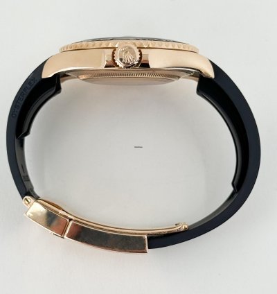 Rolex Yacht-master 40 40mm Black Ceramic Bezel Rose Gold Black Dial Oysterflex Band 116655