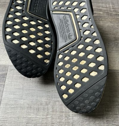 Adidas Nmd V2 Core Black Gold Metallic 9 5m