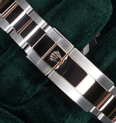 Rolex Yacht-master Ii Mint Complete Set Yacht-master Ii Two-tone White Dial Blue Bezel Rose Gold 116681