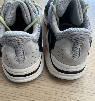 Adidas Og 2017 Yeezy Boost 700 Wave Runner Sz 10 Yzy Pod 1