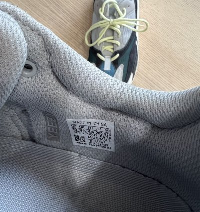 Adidas Og 2017 Yeezy Boost 700 Wave Runner Sz 10 Yzy Pod 1