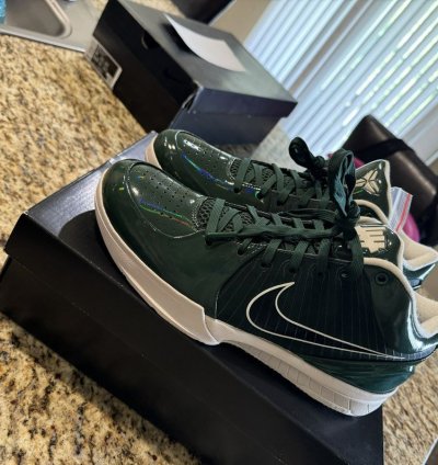 Nike Kobe 4 Undefeated Bucks