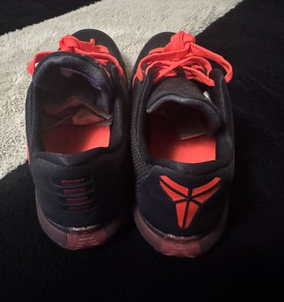 Ds Nike Kobe 10 Bright Crimson Size 6 5y