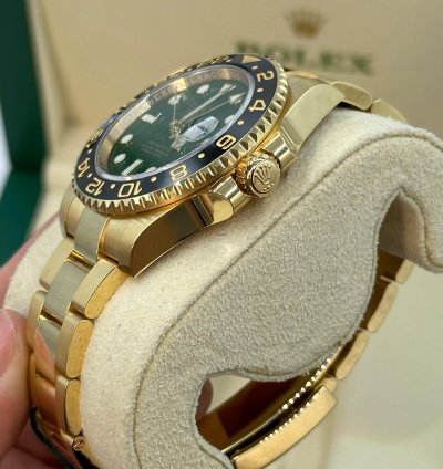 Rolex Gmt-master Ii 116718ln Green Dial