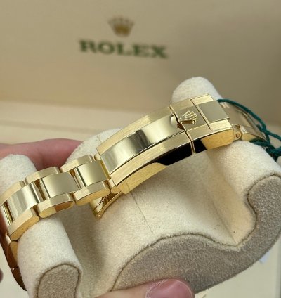 Rolex Gmt-master Ii 116718ln Green Dial