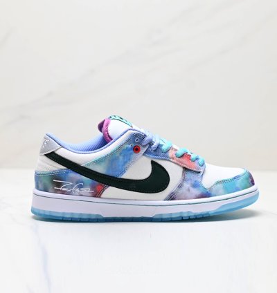 Dunk Low X Futura Laboratories