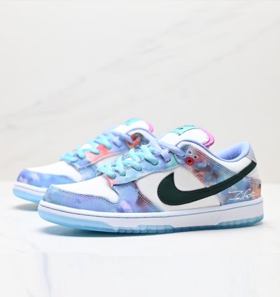 Dunk Low X Futura Laboratories
