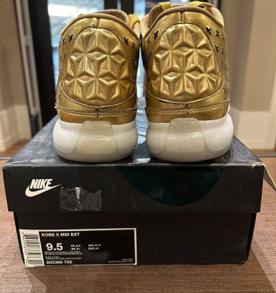 Kobe 10 Mid Ext Liquid Gold