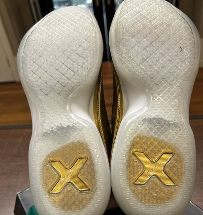 Kobe 10 Mid Ext Liquid Gold
