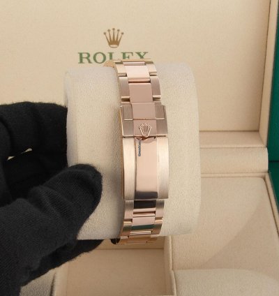 Rolex Gmt-master Ii 126715chnr 18k Rose Gold Black Dial 40 Mm