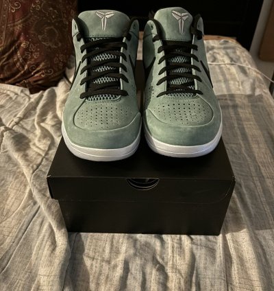 Kobe 4 Girl Dad Deadstock