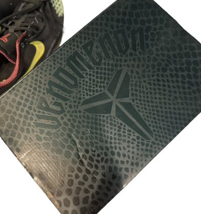 Kobe 4 Venomenon Glow In The Dark