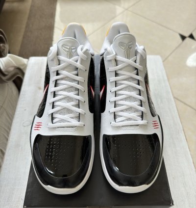 Kobe 5 Protro Bruce Lee Alternate