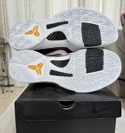 Kobe 5 Protro Bruce Lee Alternate