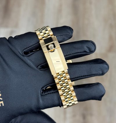 Rolex Gmt-master Ii 126718grnr Gmt-master Ii 40mm Yellow Gold Black Dial Jubilee