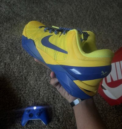 Kobe 7 Barcelona Size 10 5