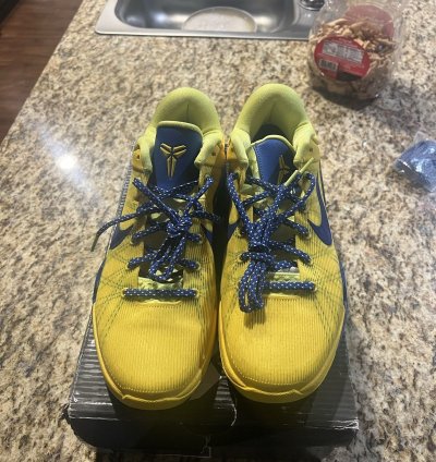 Kobe 7 Barcelona Size 10 5