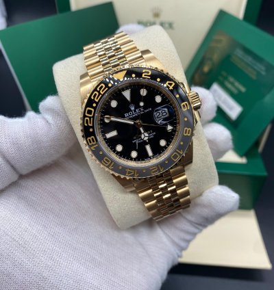 Rolex Gmt-master Ii 18k Yellow Gold Black Dial 126718grnr Complete Set