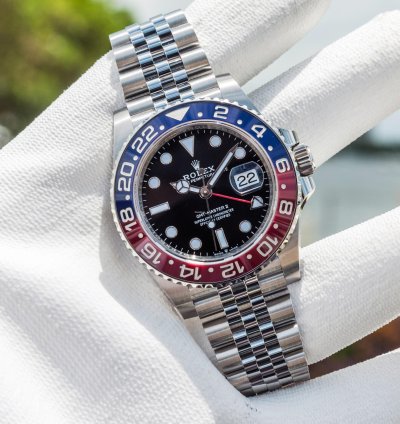 Rolex Gmt-master Ii 2023 - Pepsi On Jubilee Bracelet