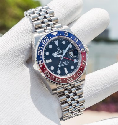 Rolex Gmt-master Ii 2023 - Pepsi On Jubilee Bracelet