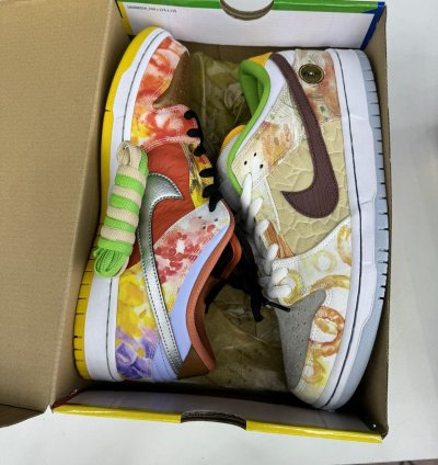 Nike Sb Dunk Low Street Hawker