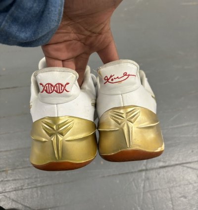 Kobe Big Stage Sneakers