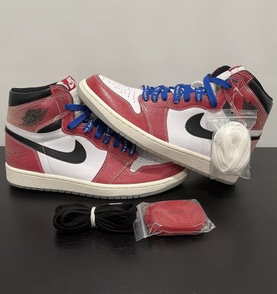 Jordan 1 Retro High Trophy Room Chicago friends And Family w Blue Laces