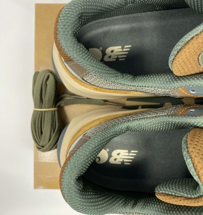 New Balance 990v6 Carhartt Wip Sculpture Center M11