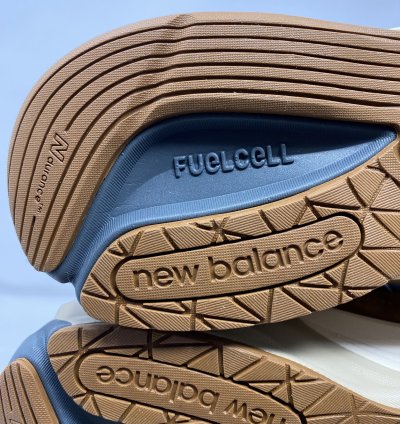 New Balance 990v6 Carhartt Wip Sculpture Center M11