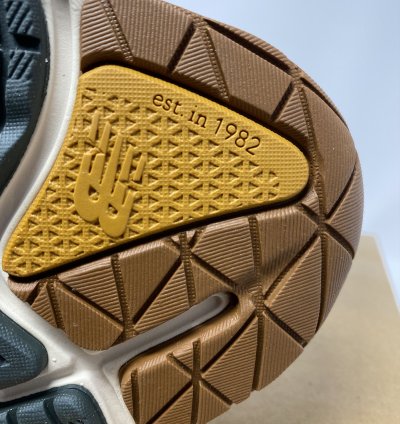 New Balance 990v6 Carhartt Wip Sculpture Center M11