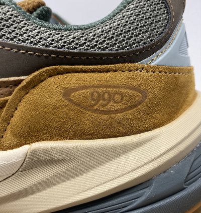New Balance 990v6 Carhartt Wip Sculpture Center M11