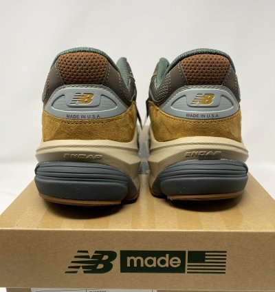 New Balance 990v6 Carhartt Wip Sculpture Center M11