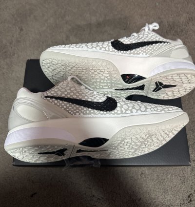 Kobe Vi Sail Size 10