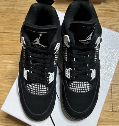 Air Jordan 4 Retro White Thunder