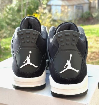 Air Jordan 4 Retro White Thunder