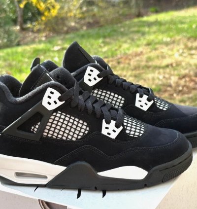Air Jordan 4 Retro White Thunder