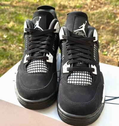 Air Jordan 4 Retro White Thunder