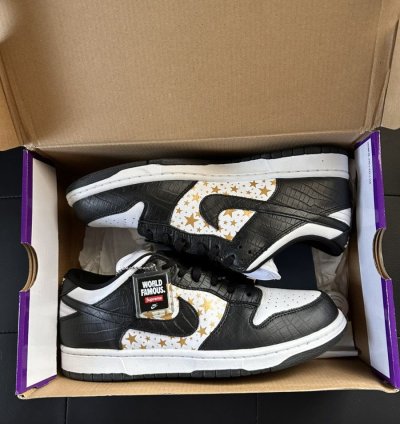 Nike Supreme Dunk Low