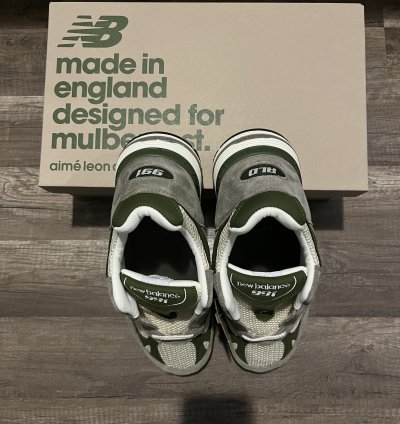 New Balance 991