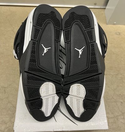 Air Jordan 4 Retro White Thunder