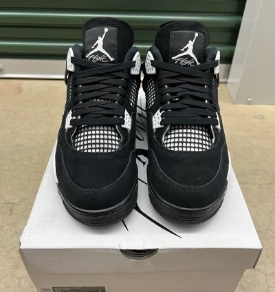 Air Jordan 4 Retro White Thunder