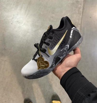 Nike Kobe 9 Em Low Protro Mambacita